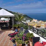 Moderne Mit Privatem Balkon Sowie Meer- Und Gebirgsblick Apartament