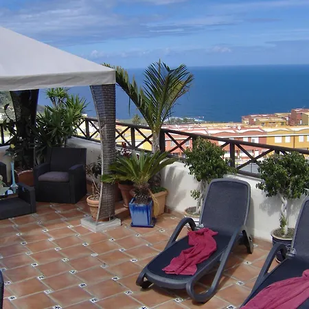 Moderne Mit Privatem Balkon Sowie Meer- Und Gebirgsblick *